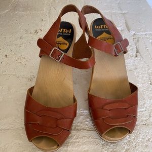 Swedish Hasbeens Peep Toe Clogs size 7